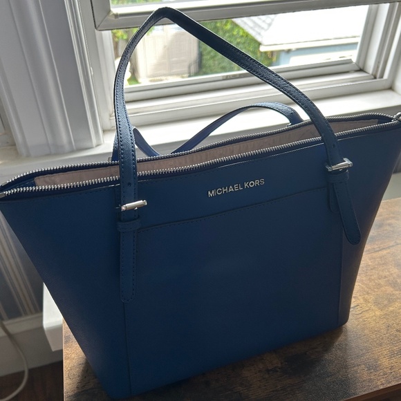 Michael Kors Bag - Picture 1 of 4